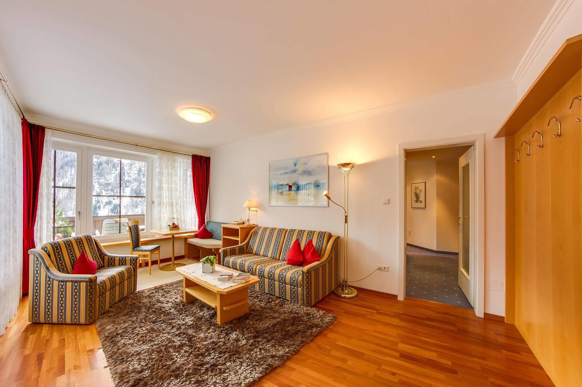 Hotel Berger Superior Riva di Tures Dış mekan fotoğraf