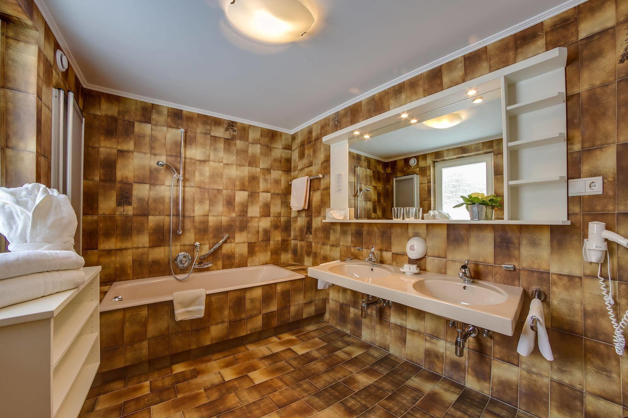 Hotel Berger Superior Riva di Tures Dış mekan fotoğraf
