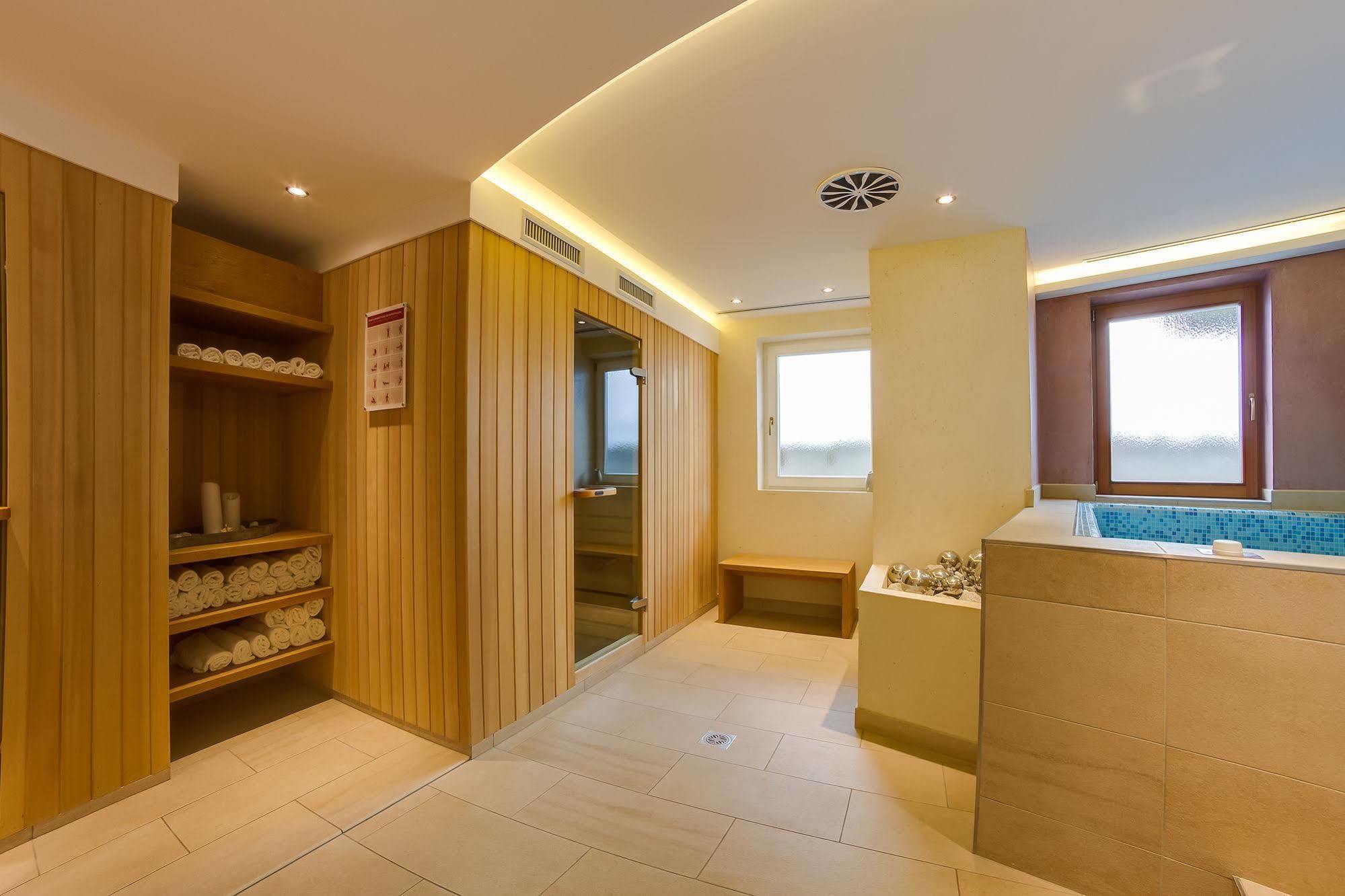Hotel Berger Superior Riva di Tures Dış mekan fotoğraf