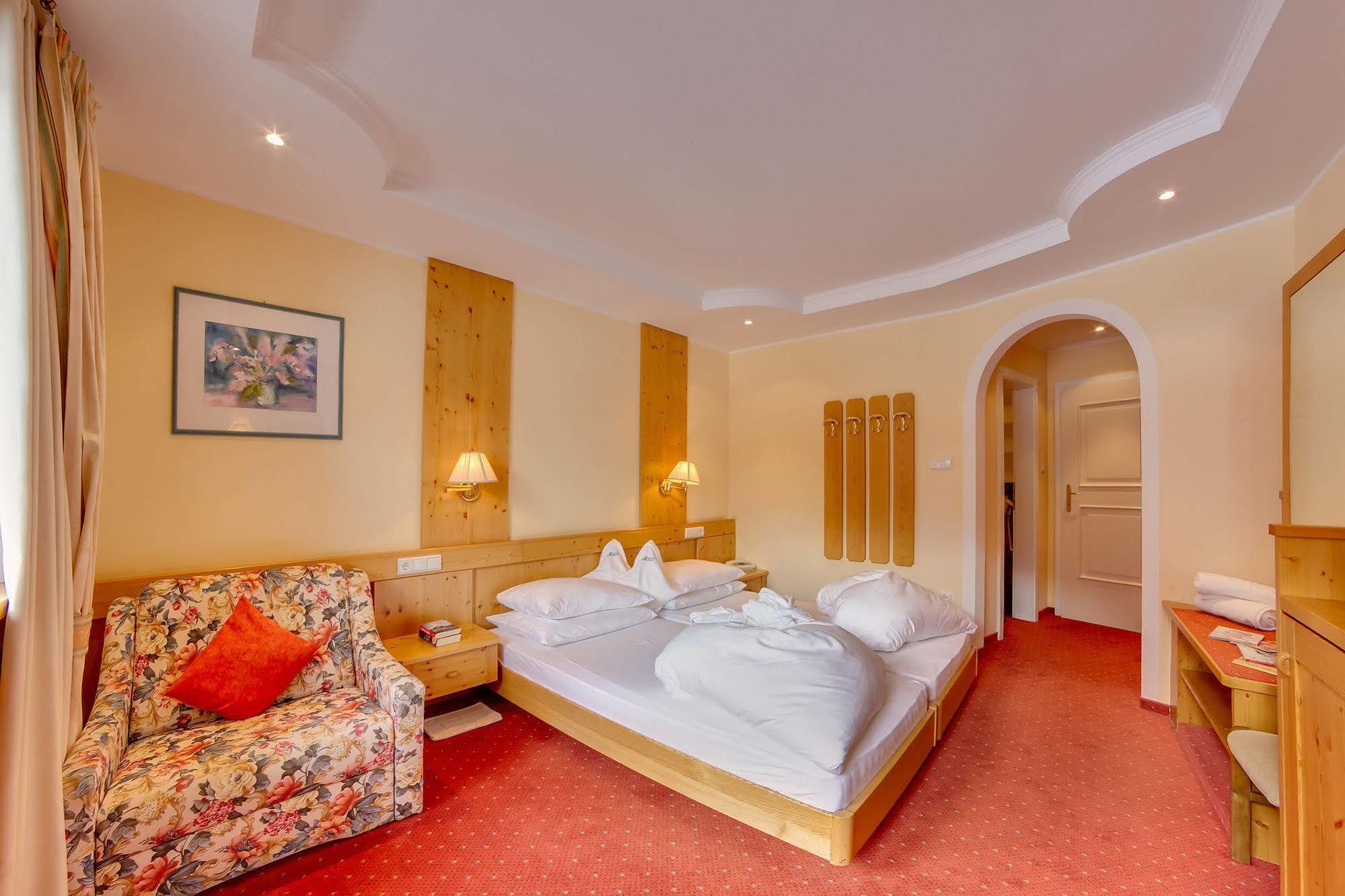 Hotel Berger Superior Riva di Tures Dış mekan fotoğraf